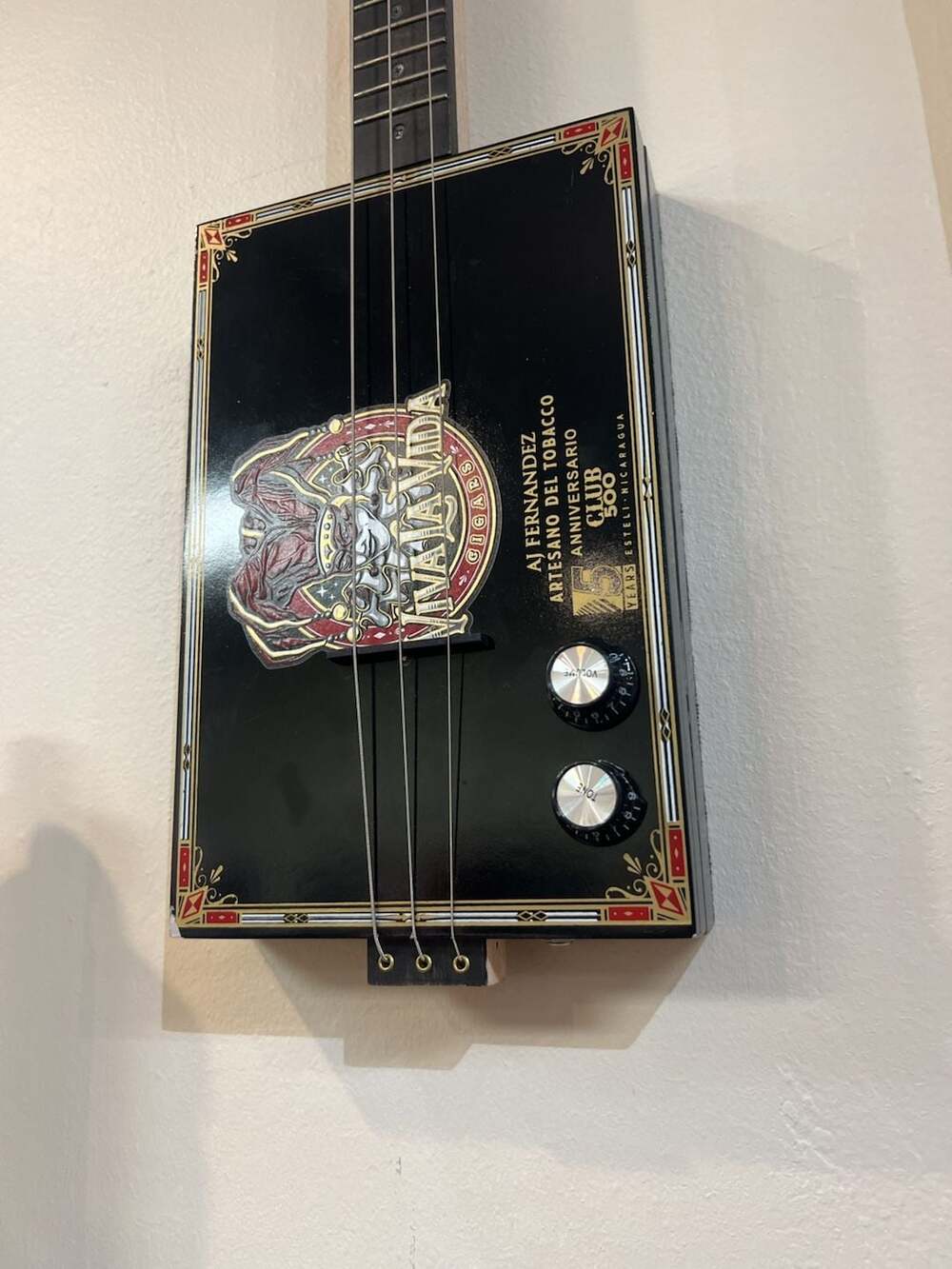 AJ Fernandez Viva La Vida 3-String Electric Cigar Box Guitar